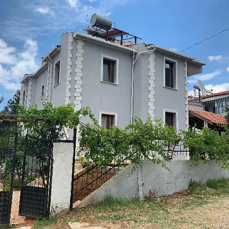 Sevinc Ayvalı